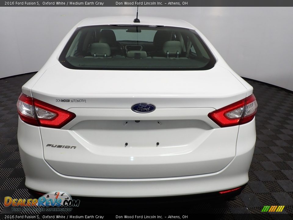 2016 Ford Fusion S Oxford White / Medium Earth Gray Photo #11