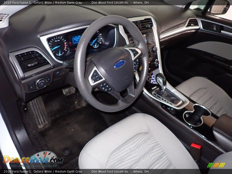 2016 Ford Fusion S Oxford White / Medium Earth Gray Photo #18
