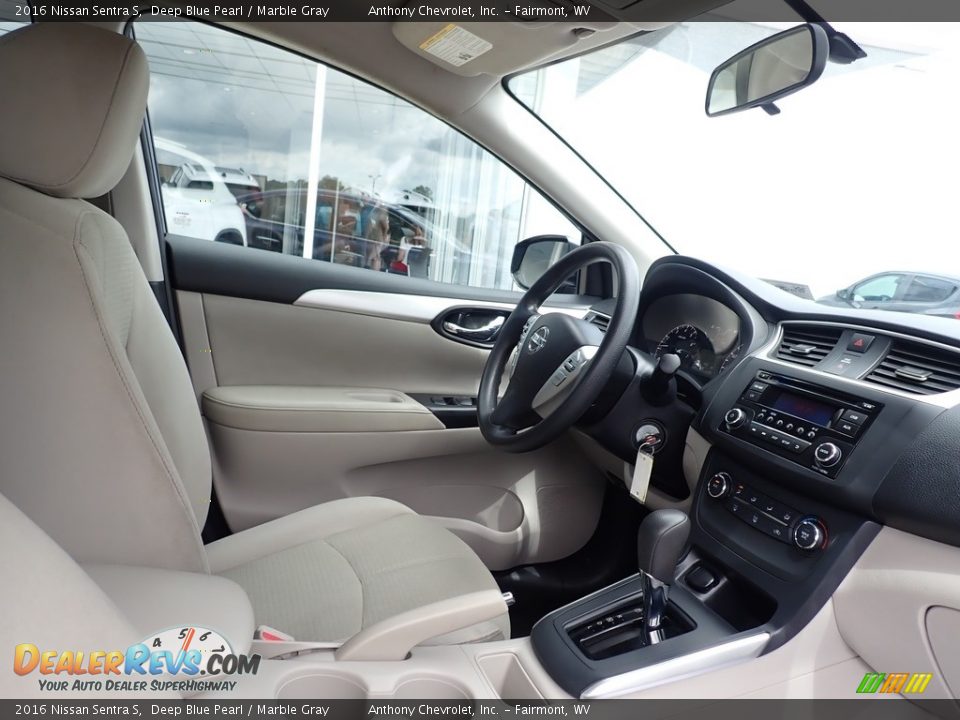 Front Seat of 2016 Nissan Sentra S Photo #11