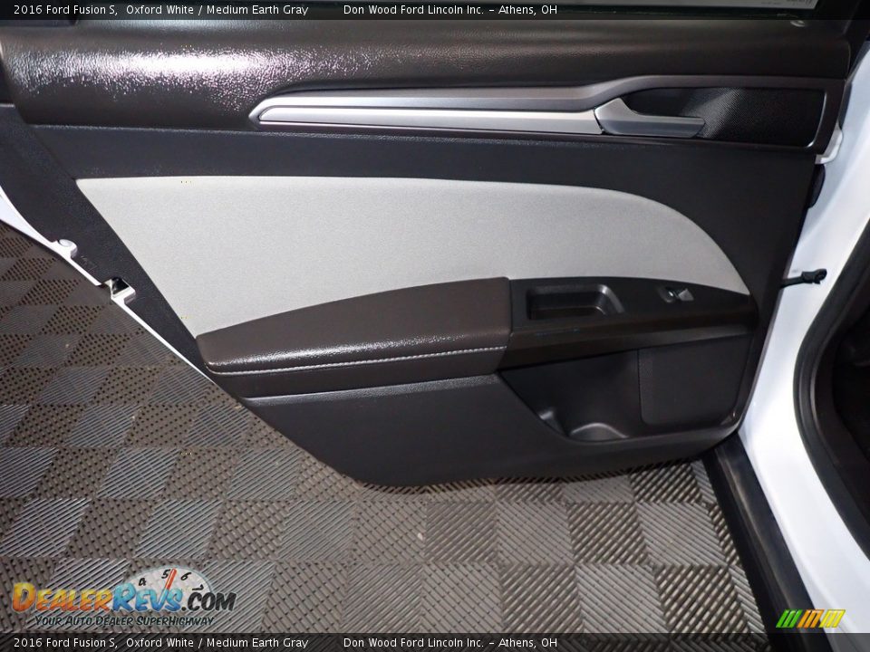 2016 Ford Fusion S Oxford White / Medium Earth Gray Photo #19