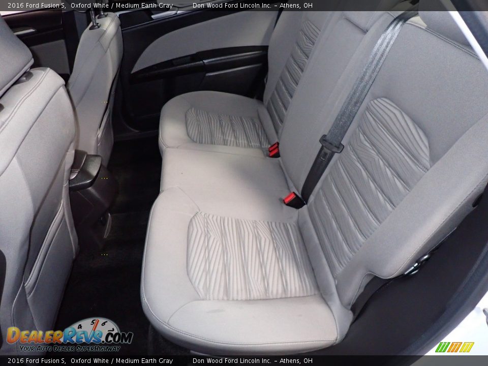 2016 Ford Fusion S Oxford White / Medium Earth Gray Photo #20