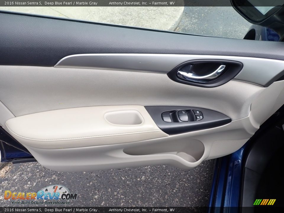 Door Panel of 2016 Nissan Sentra S Photo #14