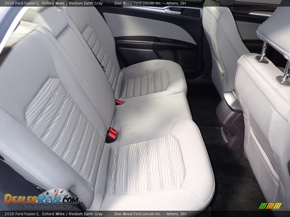 2016 Ford Fusion S Oxford White / Medium Earth Gray Photo #22