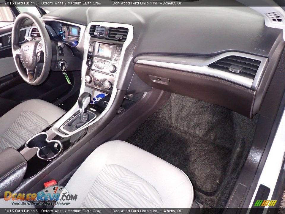 2016 Ford Fusion S Oxford White / Medium Earth Gray Photo #25