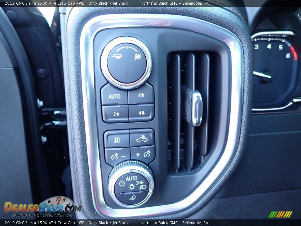 2019 GMC Sierra 1500 AT4 Crew Cab 4WD Onyx Black / Jet Black Photo #17