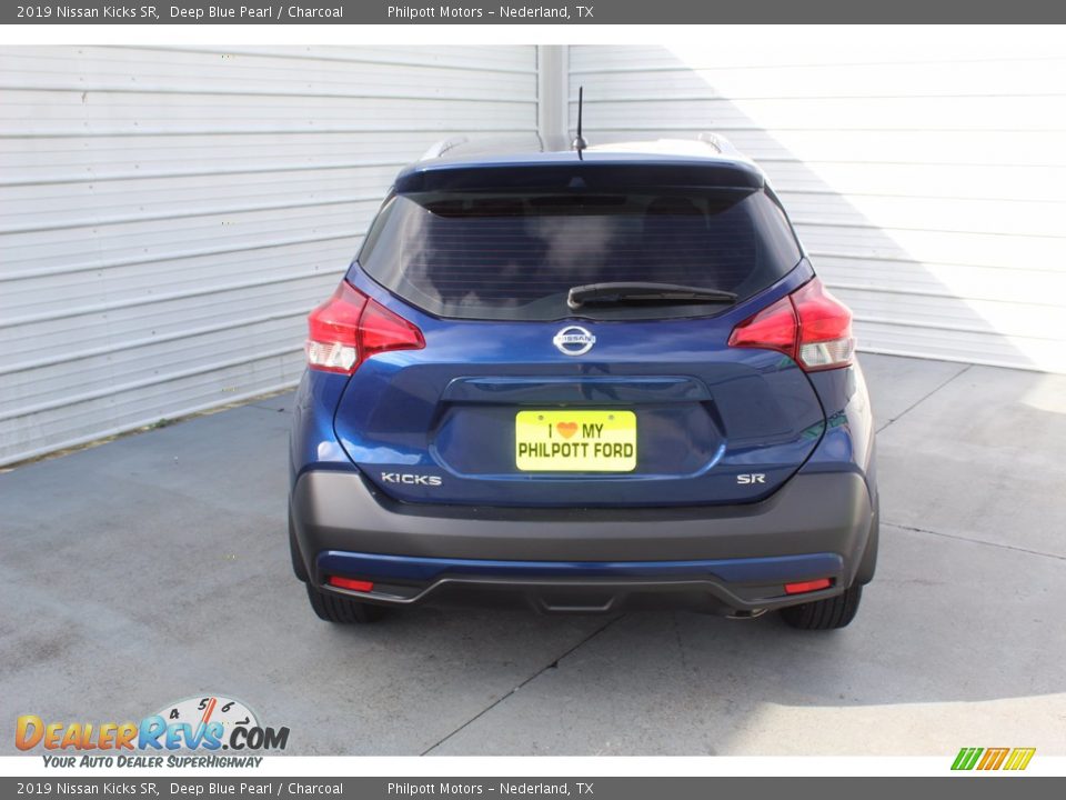 2019 Nissan Kicks SR Deep Blue Pearl / Charcoal Photo #9