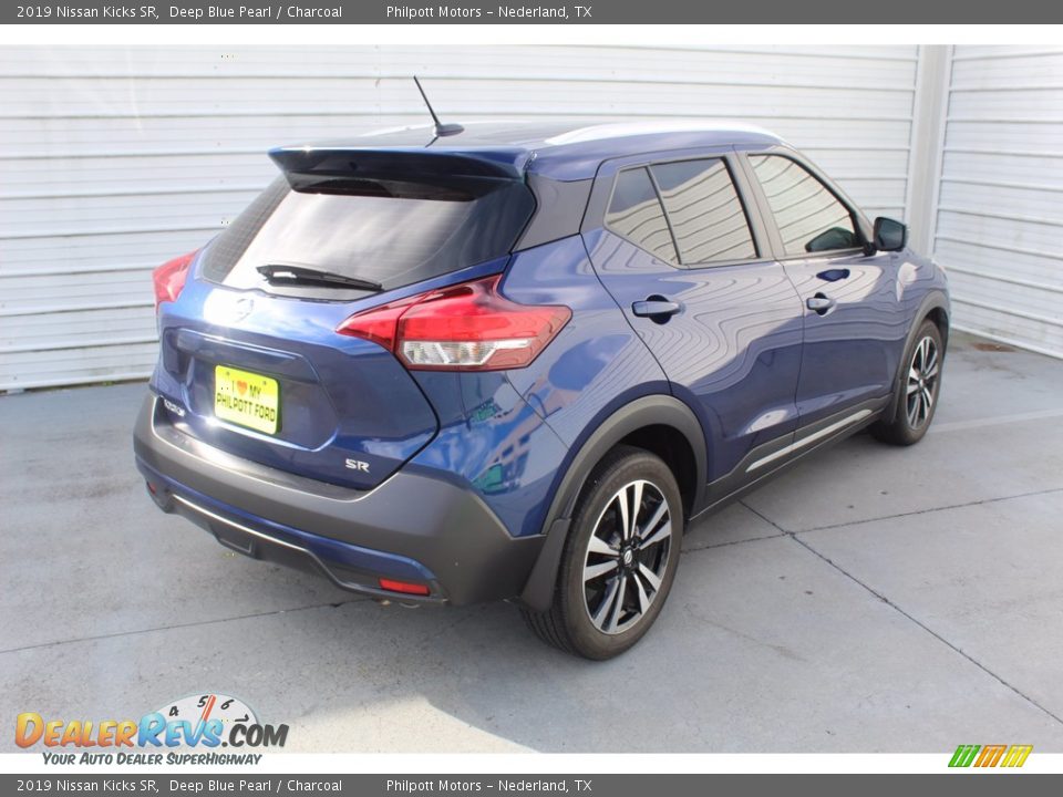 2019 Nissan Kicks SR Deep Blue Pearl / Charcoal Photo #10