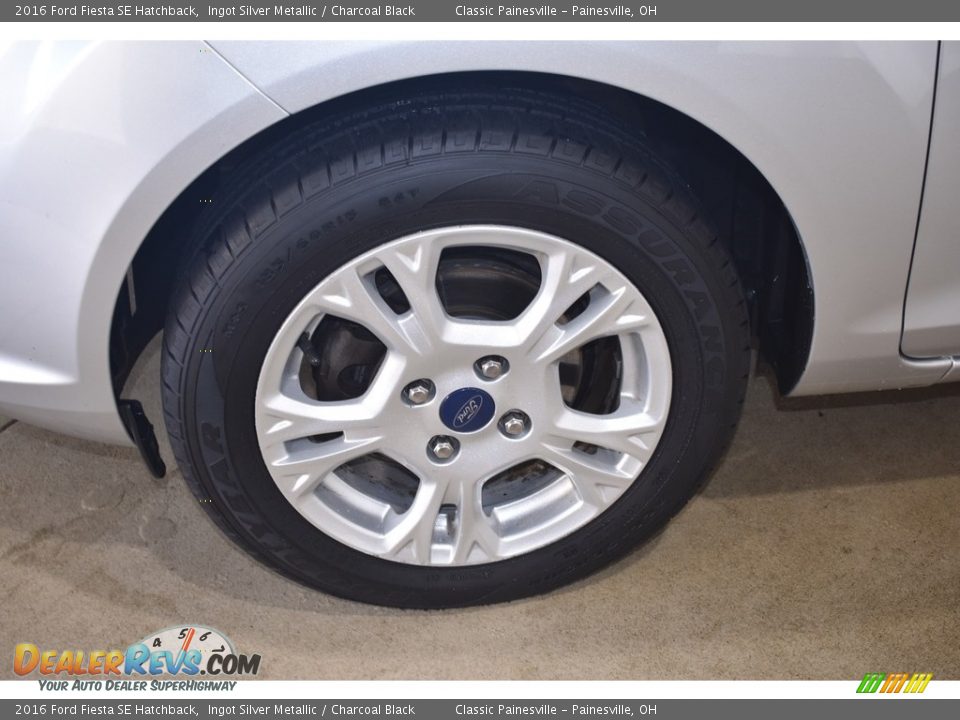 2016 Ford Fiesta SE Hatchback Ingot Silver Metallic / Charcoal Black Photo #5