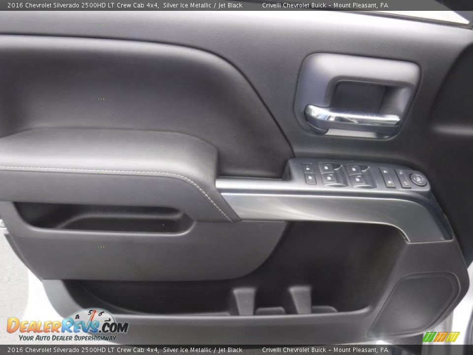 Door Panel of 2016 Chevrolet Silverado 2500HD LT Crew Cab 4x4 Photo #18
