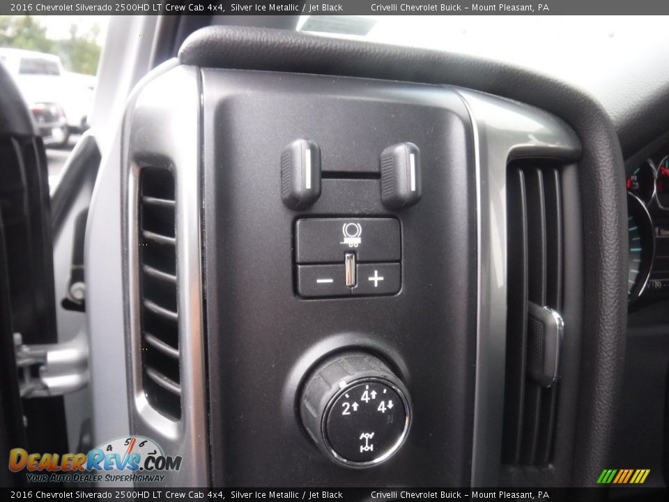 Controls of 2016 Chevrolet Silverado 2500HD LT Crew Cab 4x4 Photo #19