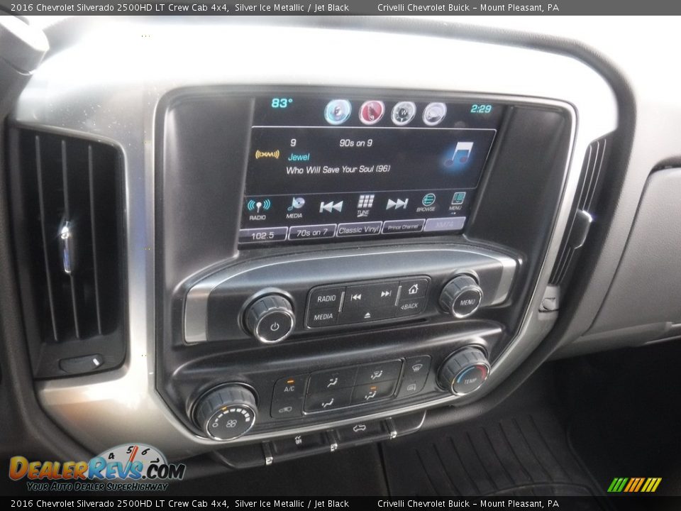 Controls of 2016 Chevrolet Silverado 2500HD LT Crew Cab 4x4 Photo #22