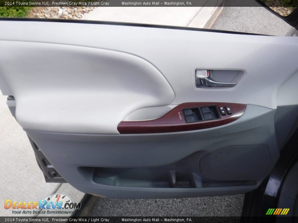 2014 Toyota Sienna XLE Predawn Gray Mica / Light Gray Photo #19