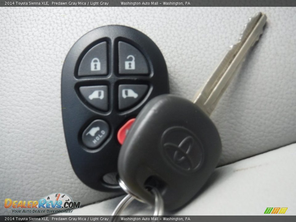 2014 Toyota Sienna XLE Predawn Gray Mica / Light Gray Photo #28