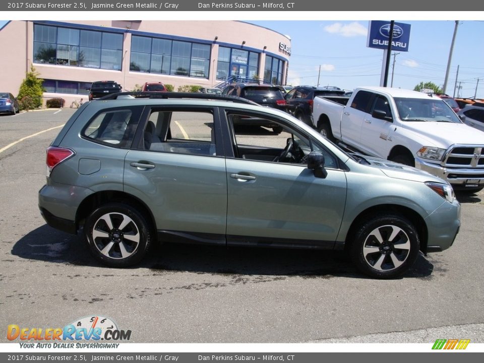 2017 Subaru Forester 2.5i Jasmine Green Metallic / Gray Photo #4