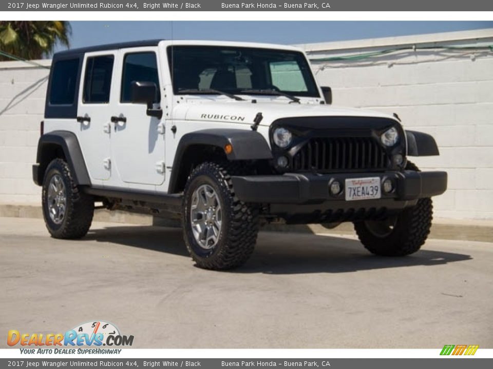 2017 Jeep Wrangler Unlimited Rubicon 4x4 Bright White / Black Photo #1