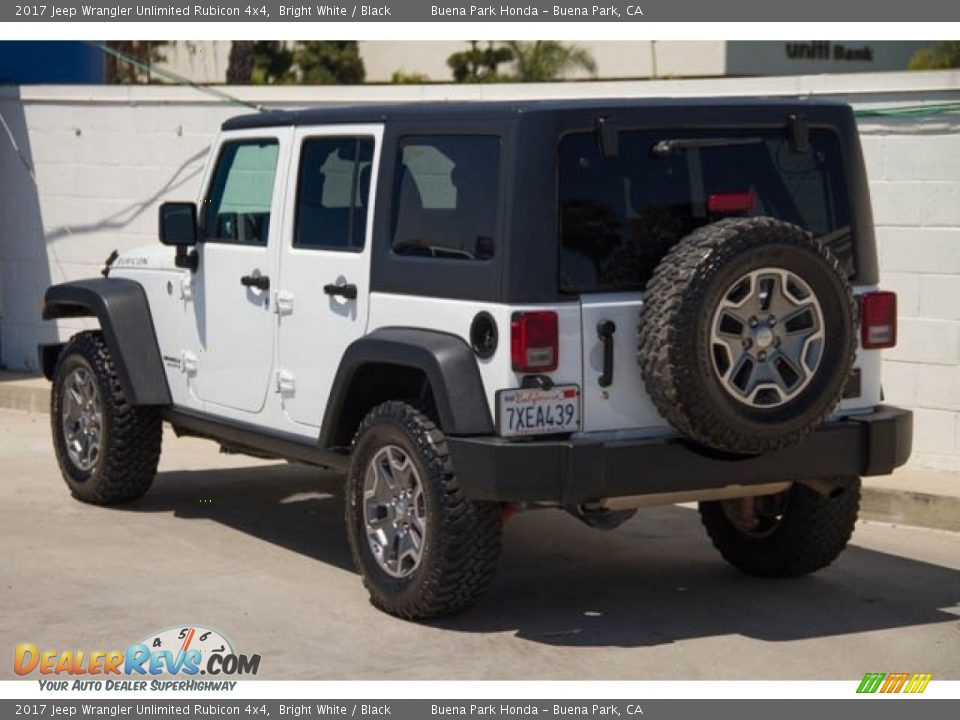 2017 Jeep Wrangler Unlimited Rubicon 4x4 Bright White / Black Photo #2