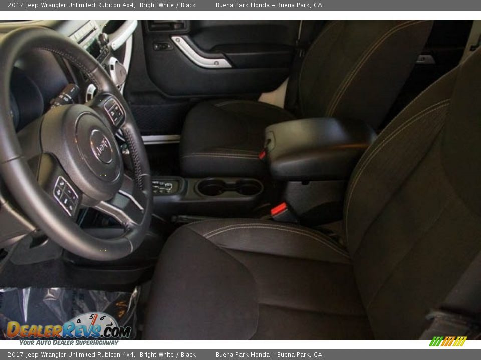 2017 Jeep Wrangler Unlimited Rubicon 4x4 Bright White / Black Photo #3