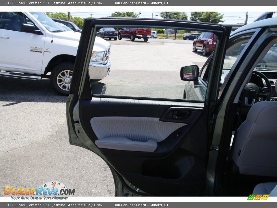 2017 Subaru Forester 2.5i Jasmine Green Metallic / Gray Photo #11