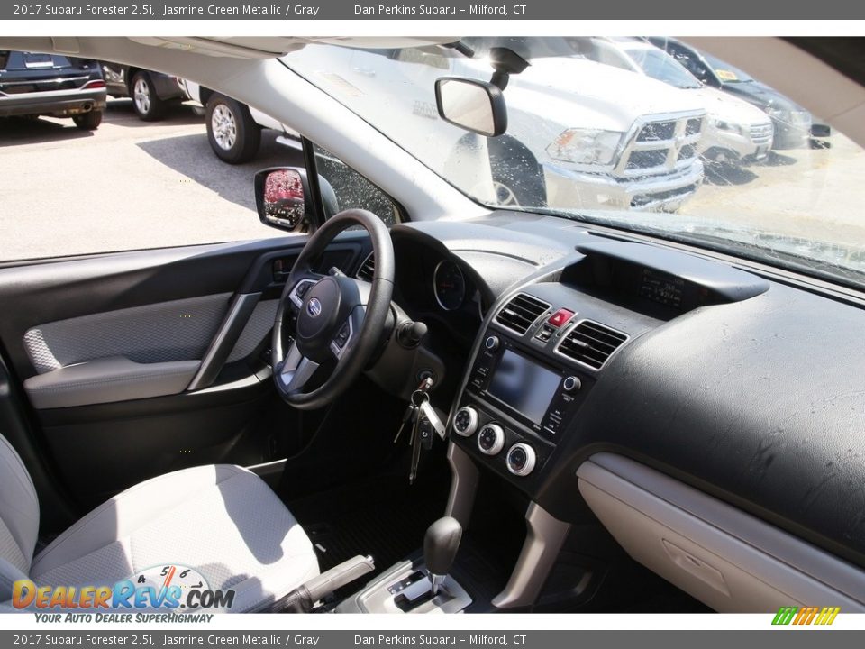 2017 Subaru Forester 2.5i Jasmine Green Metallic / Gray Photo #15