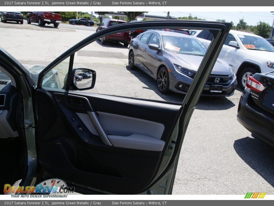 2017 Subaru Forester 2.5i Jasmine Green Metallic / Gray Photo #16