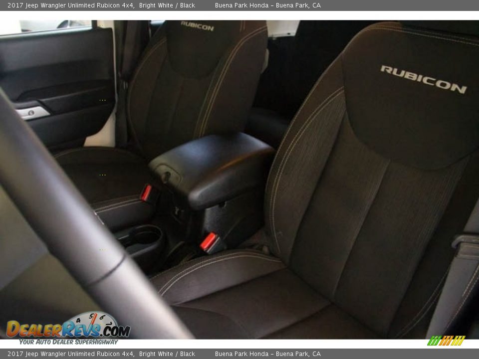 2017 Jeep Wrangler Unlimited Rubicon 4x4 Bright White / Black Photo #14