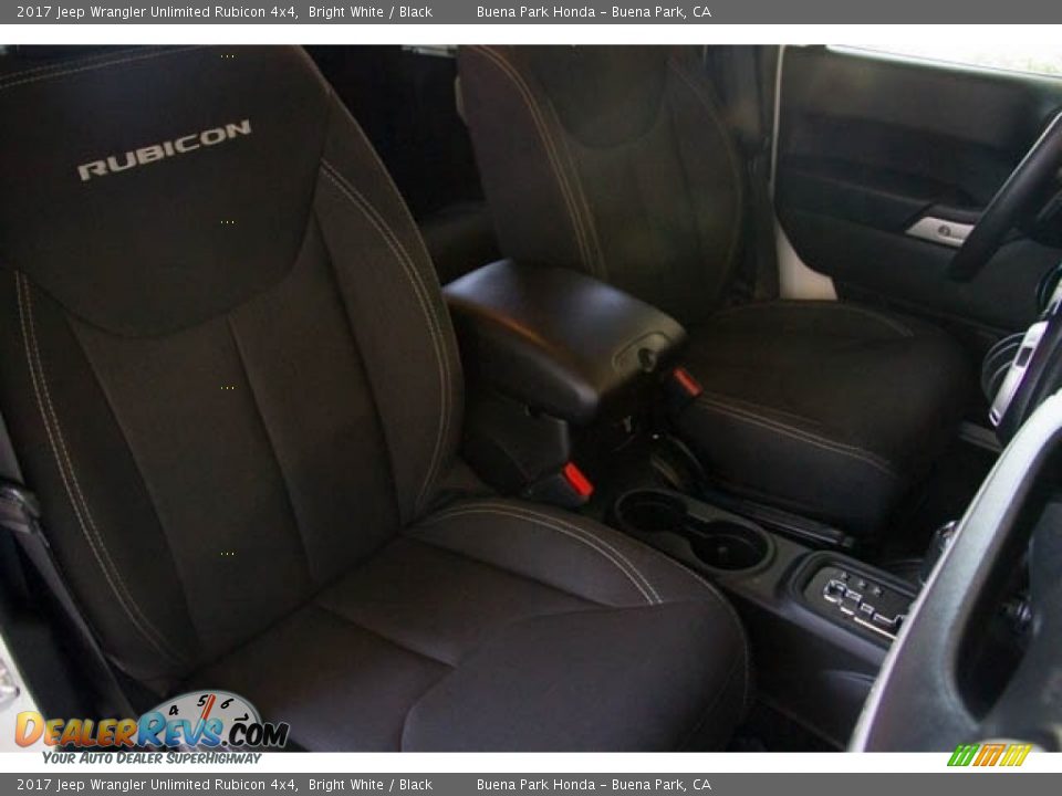 2017 Jeep Wrangler Unlimited Rubicon 4x4 Bright White / Black Photo #20