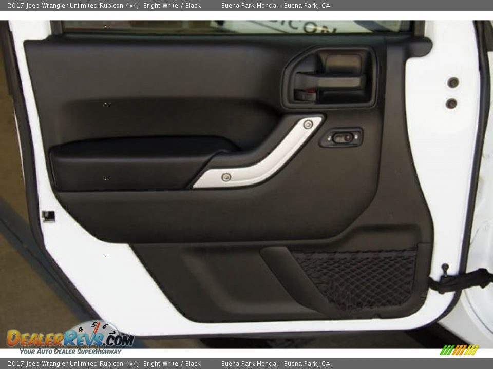 2017 Jeep Wrangler Unlimited Rubicon 4x4 Bright White / Black Photo #22