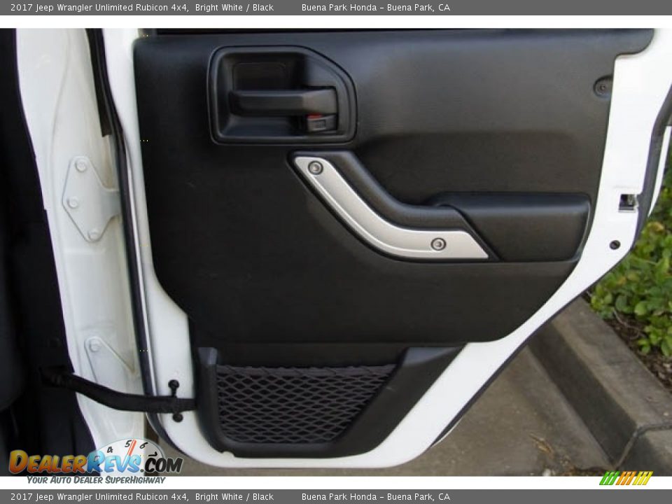 2017 Jeep Wrangler Unlimited Rubicon 4x4 Bright White / Black Photo #26