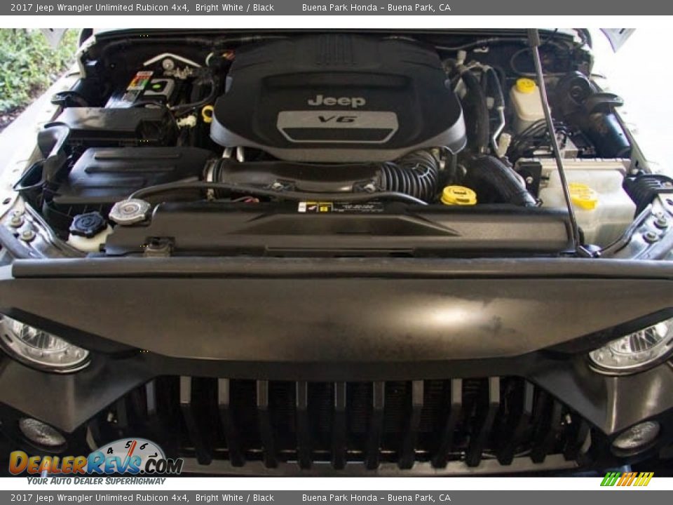 2017 Jeep Wrangler Unlimited Rubicon 4x4 Bright White / Black Photo #28