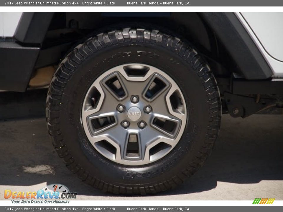 2017 Jeep Wrangler Unlimited Rubicon 4x4 Bright White / Black Photo #29