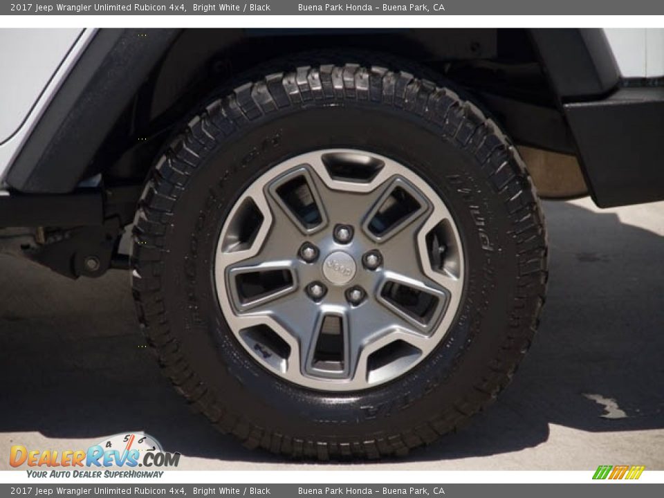 2017 Jeep Wrangler Unlimited Rubicon 4x4 Bright White / Black Photo #31