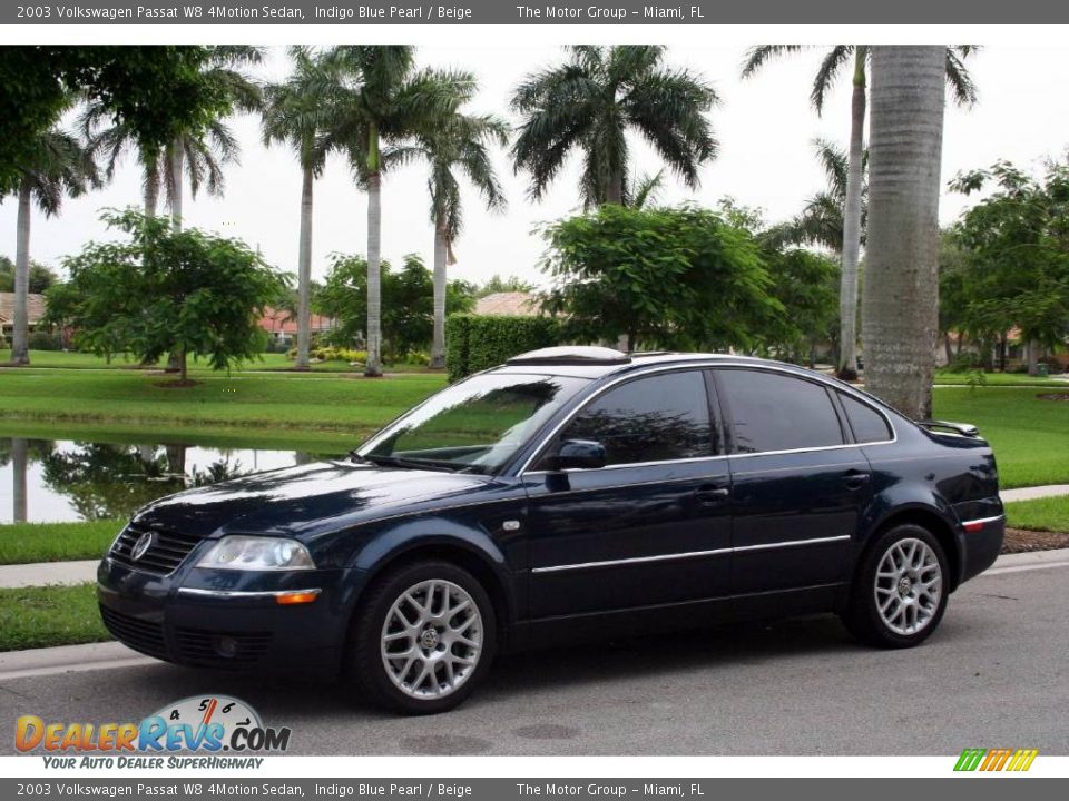 2003 Volkswagen Passat W8 4Motion Sedan Indigo Blue Pearl / Beige Photo #2