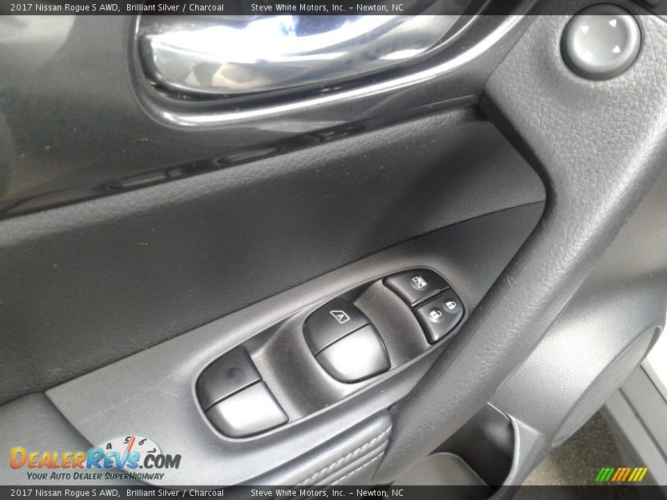 2017 Nissan Rogue S AWD Brilliant Silver / Charcoal Photo #11