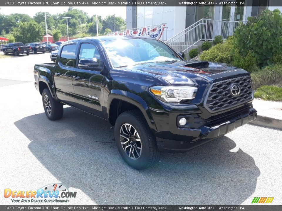 Front 3/4 View of 2020 Toyota Tacoma TRD Sport Double Cab 4x4 Photo #26
