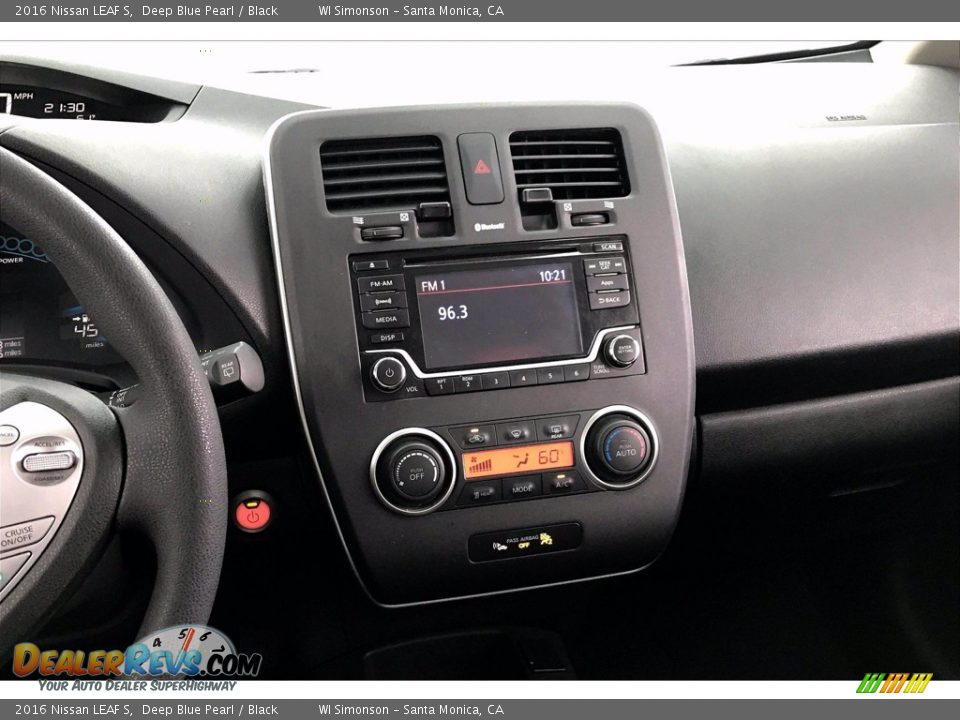 Controls of 2016 Nissan LEAF S Photo #5