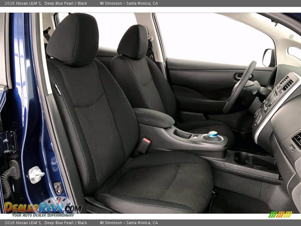 Front Seat of 2016 Nissan LEAF S Photo #6