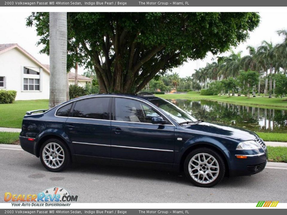 2003 Volkswagen Passat W8 4Motion Sedan Indigo Blue Pearl / Beige Photo #15