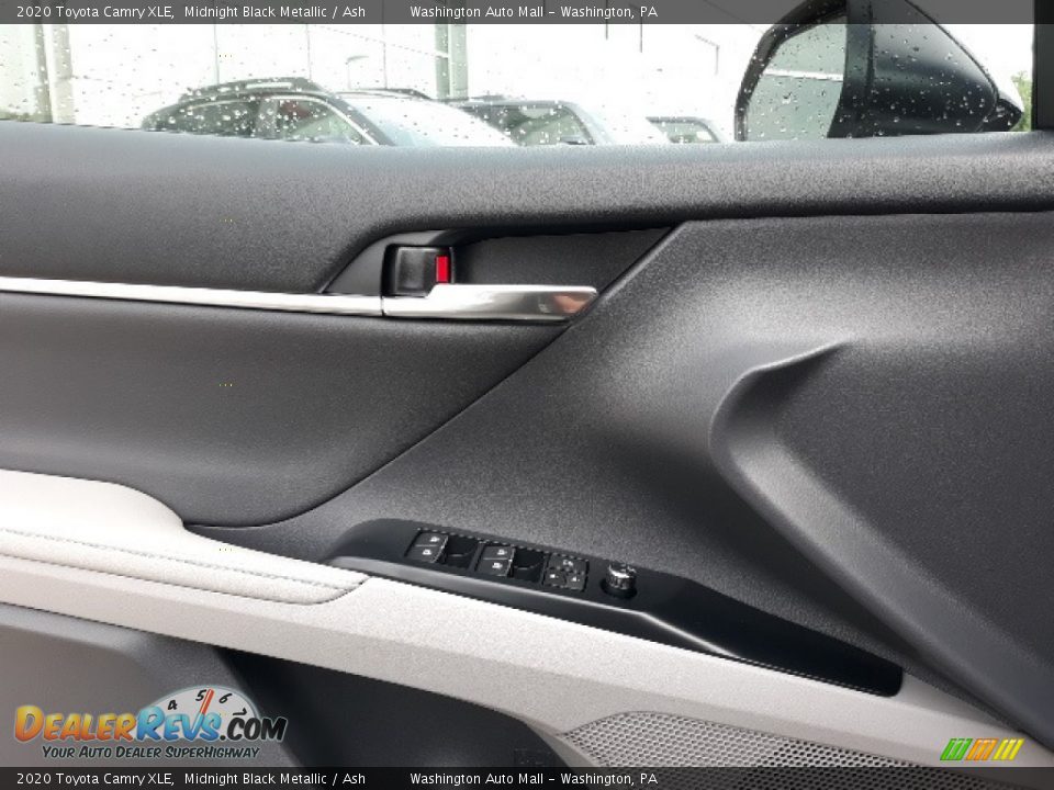 2020 Toyota Camry XLE Midnight Black Metallic / Ash Photo #8