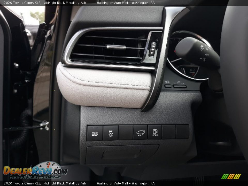 2020 Toyota Camry XLE Midnight Black Metallic / Ash Photo #10