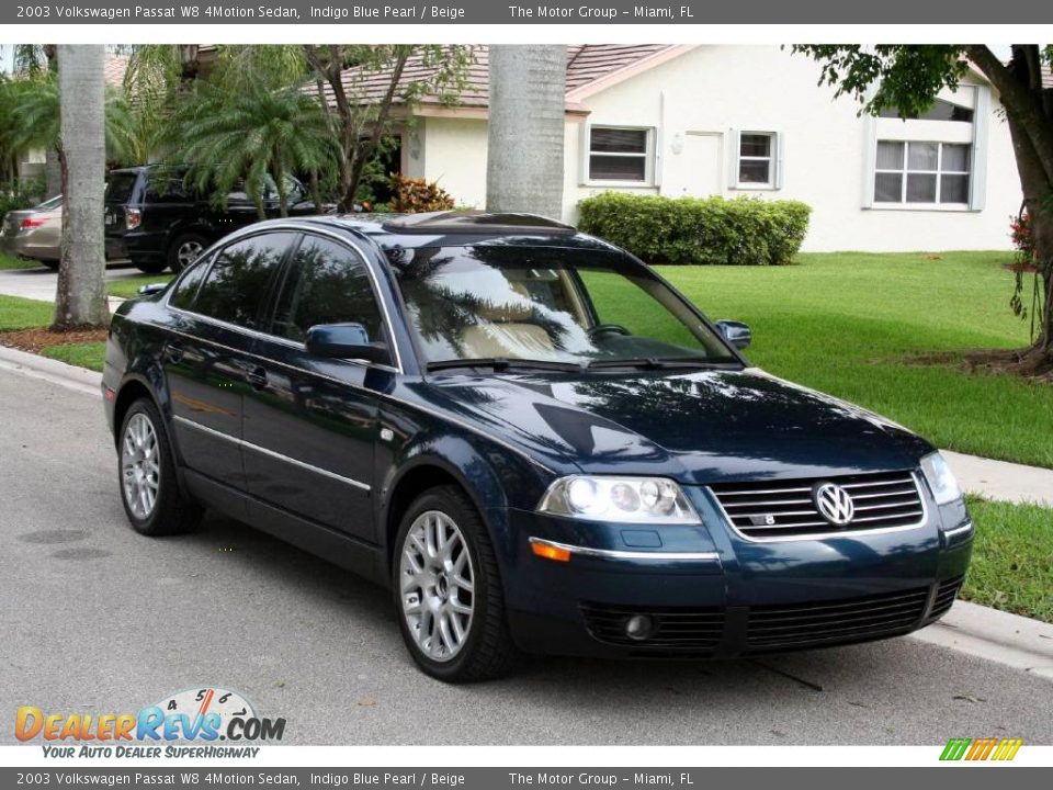 2003 Volkswagen Passat W8 4Motion Sedan Indigo Blue Pearl / Beige Photo #18