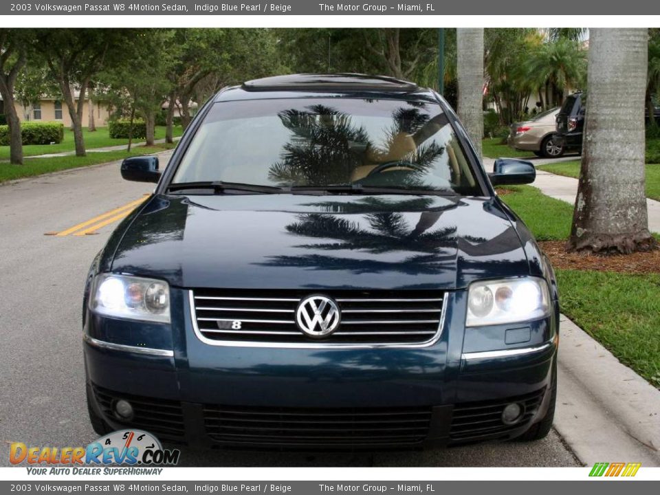 2003 Volkswagen Passat W8 4Motion Sedan Indigo Blue Pearl / Beige Photo #19