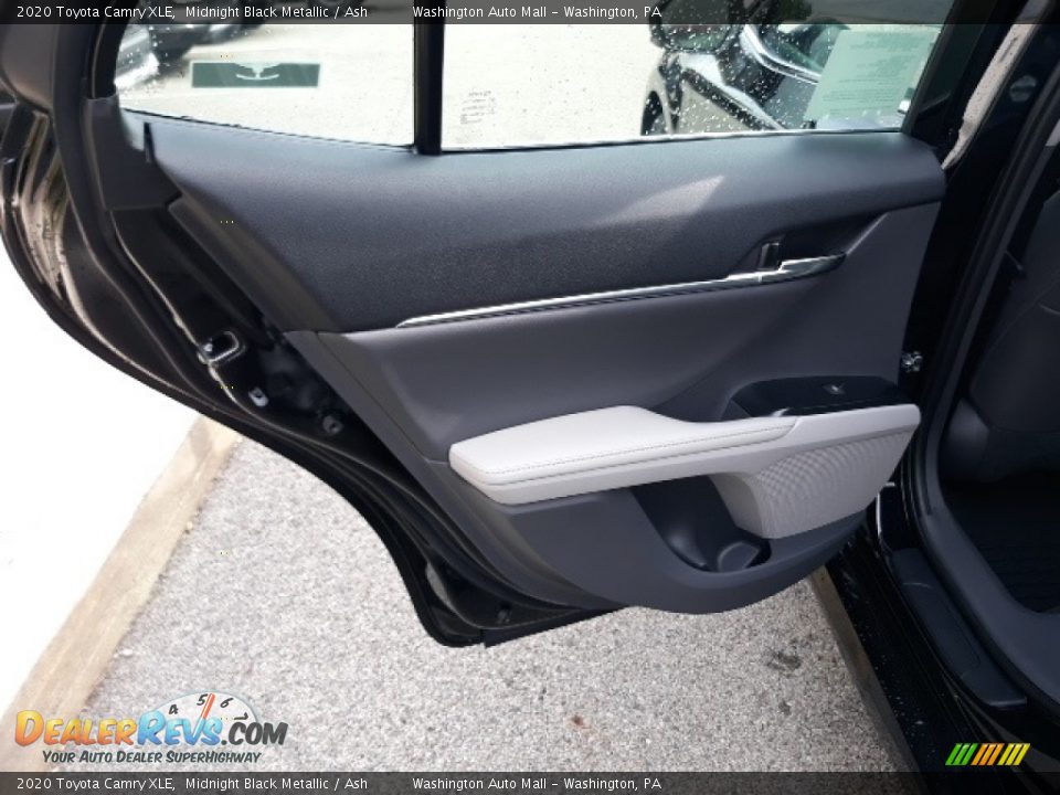 2020 Toyota Camry XLE Midnight Black Metallic / Ash Photo #29