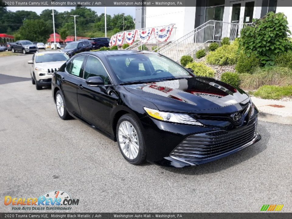 2020 Toyota Camry XLE Midnight Black Metallic / Ash Photo #32