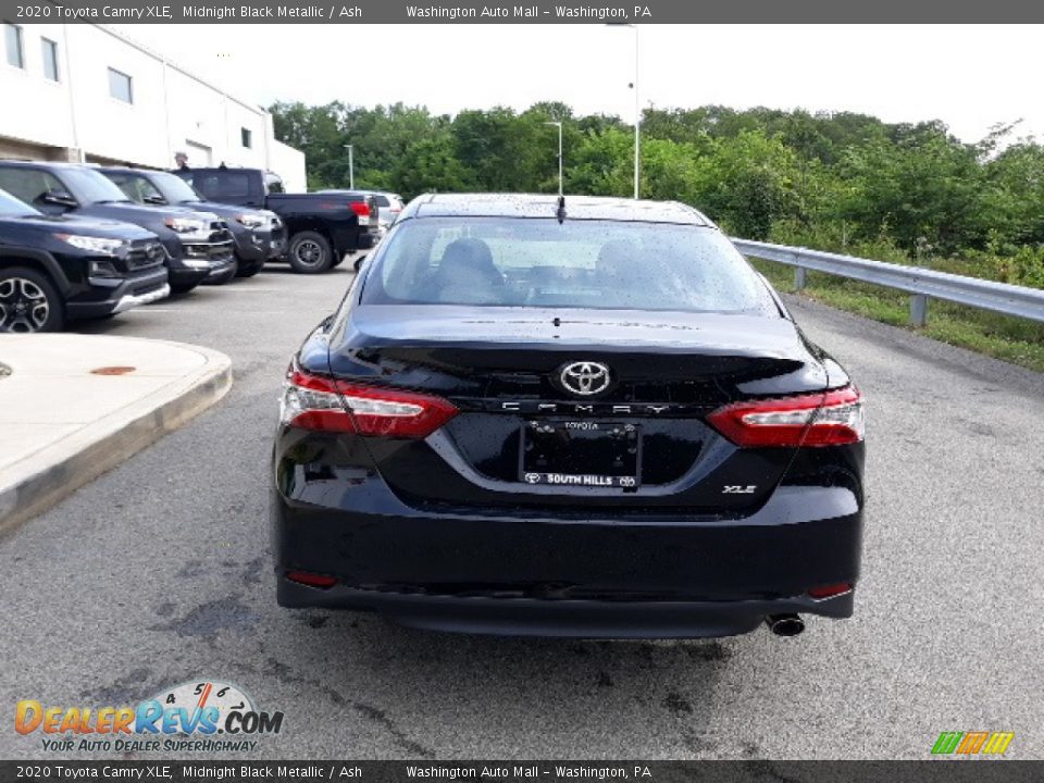 2020 Toyota Camry XLE Midnight Black Metallic / Ash Photo #34