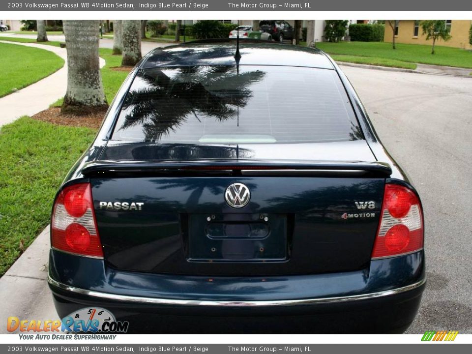 2003 Volkswagen Passat W8 4Motion Sedan Indigo Blue Pearl / Beige Photo #20