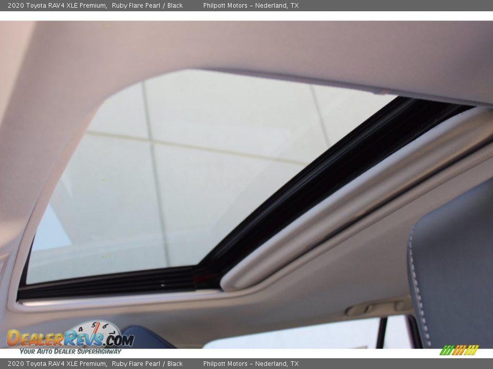 2020 Toyota RAV4 XLE Premium Ruby Flare Pearl / Black Photo #19