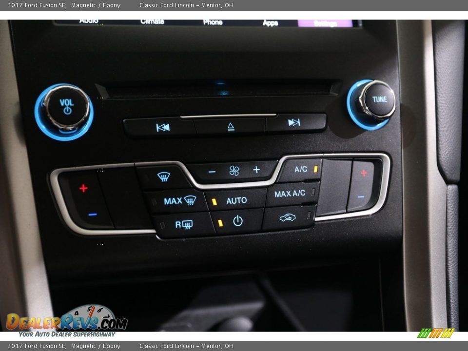 2017 Ford Fusion SE Magnetic / Ebony Photo #16
