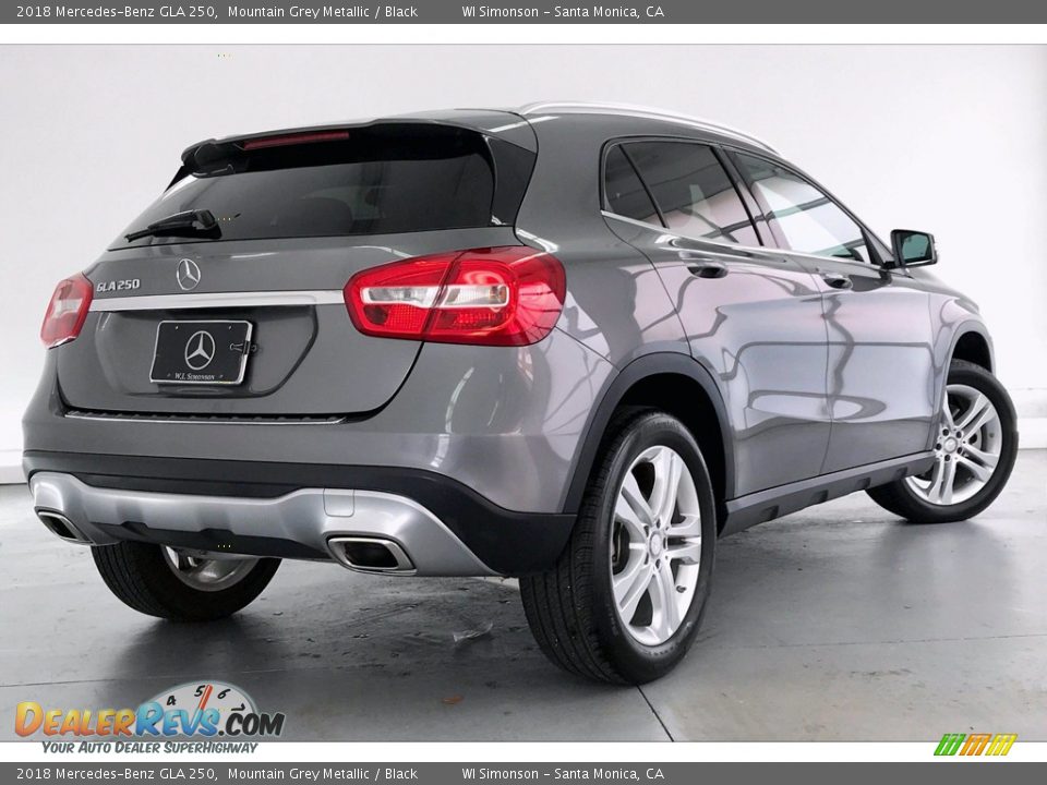 2018 Mercedes-Benz GLA 250 Mountain Grey Metallic / Black Photo #16