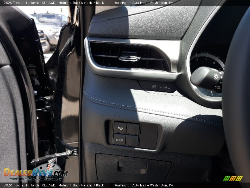 2020 Toyota Highlander XLE AWD Midnight Black Metallic / Black Photo #10
