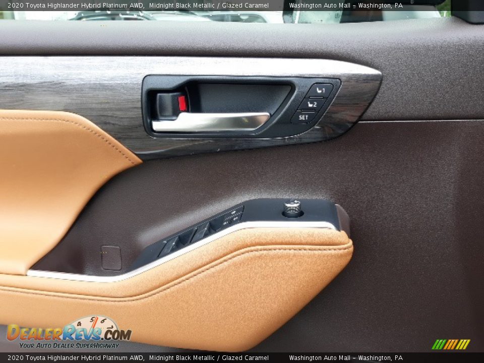 Door Panel of 2020 Toyota Highlander Hybrid Platinum AWD Photo #8